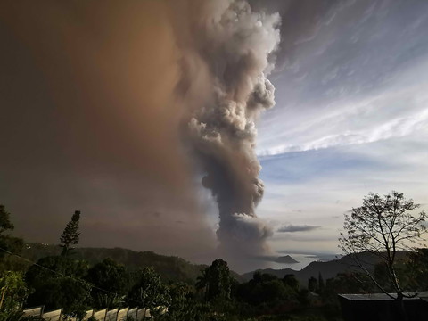 Philippines: risque d'éruption d'un volcan, vols annulés