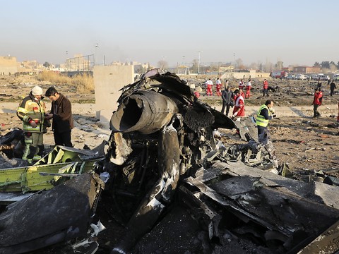Avion abattu en Iran: le gouvernement nie avoir menti