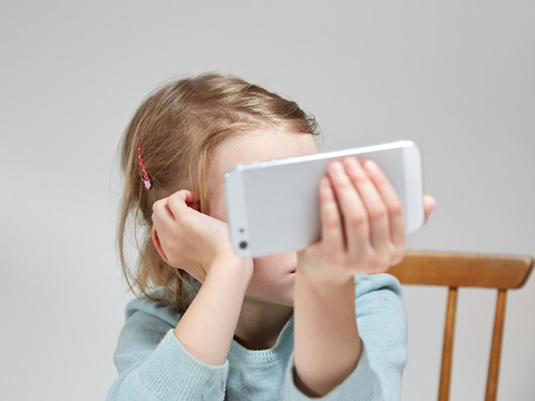 Mieux vaut éviter de mettre les enfants devant un écran le matin