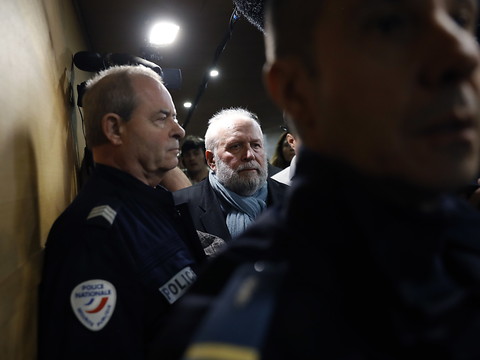 Les aveux glaçants d'un ex-prêtre pédophile français lors de son procès