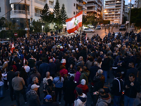 Les manifestants de nouveau dans la rue au Liban