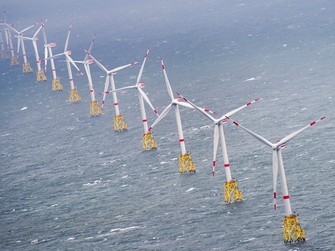 Royaume-Uni: l'économie verte, tirée par l'éolien, accélère