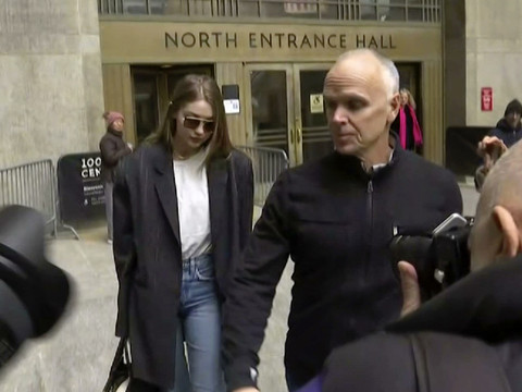 Procès Weinstein: 7 jurés choisis, la mannequin Gigi Hadid recalée