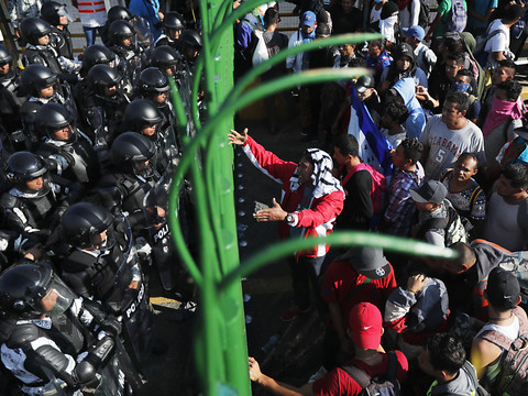 Caravane de migrants: le Mexique appelle au calme