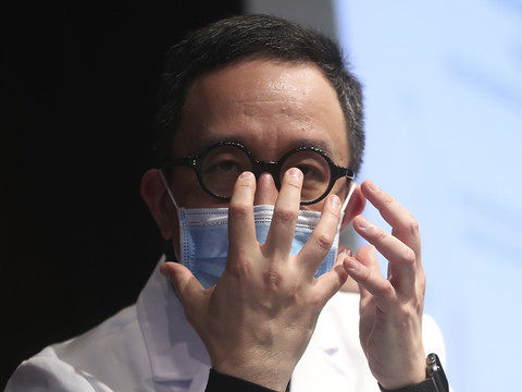 Plus de 100 morts en Chine, l'évacuation d'étrangers s'organise