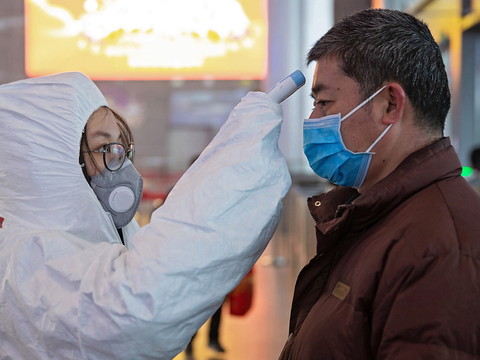 Hotline sur le coronavirus en service - Risque de propagation élevé