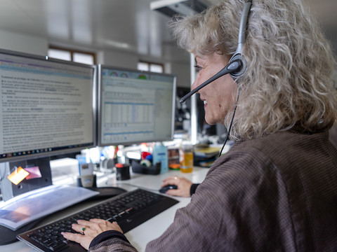 Hotline de l'OFSP: pas d'affolement chez les Suisses pour le moment