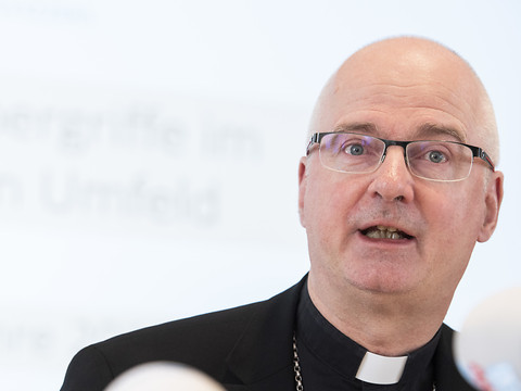 Fribourg: abbé accusé d'harcèlement sexuel écarté de son ministère