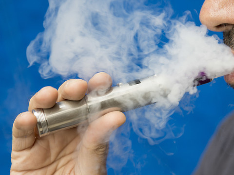 La cigarette électronique comprise dans les achats-tests en Valais