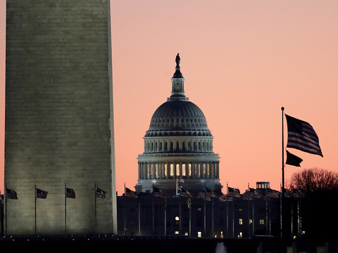 Le Sénat américain vote pour brider l'action militaire de Trump contre l'Iran