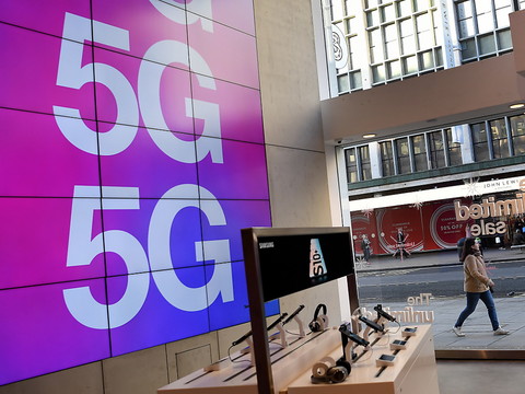 Huawei: Trump menace de cesser le partage de renseignements