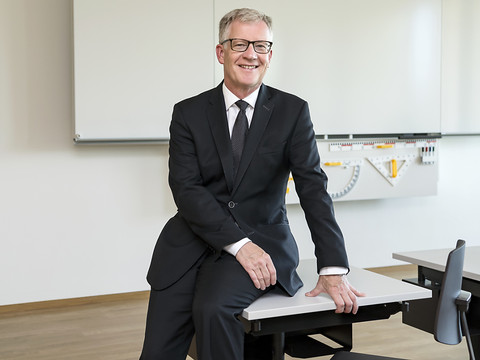 Le projet d'ordinateur à l'école est contesté à Fribourg