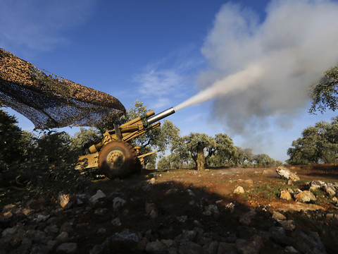 Deux soldats turcs tués dans une frappe aérienne en Syrie, frictions Moscou-Ankara
