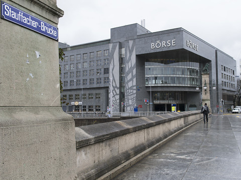 La Bourse de Zurich recule fortement, le coronavirus inquiète