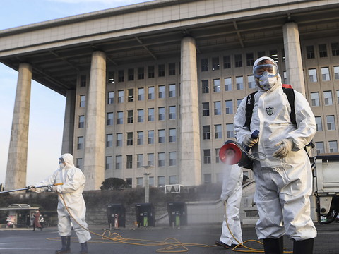 Environ 70 nouveaux décès en Chine - progression ralentie du virus