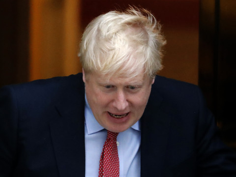 Londres montre ses muscles à l'UE avant de difficiles négociations, Bruxelles reste ferme