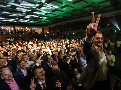 Législatives en Slovaquie: nette victoire du parti anti-corruption