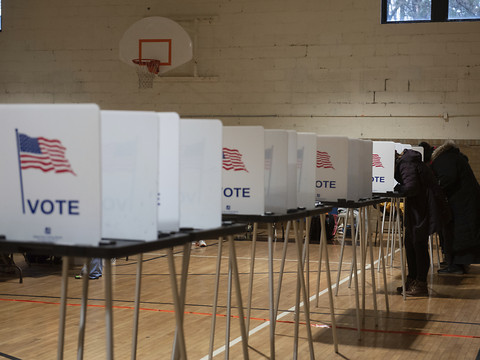 Le Michigan aux urnes, Biden espère creuser l'écart sur Sanders