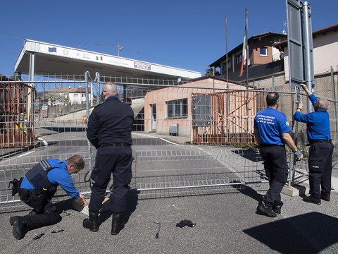 Neuf postes-frontières fermés au Tessin à cause du Covid-19