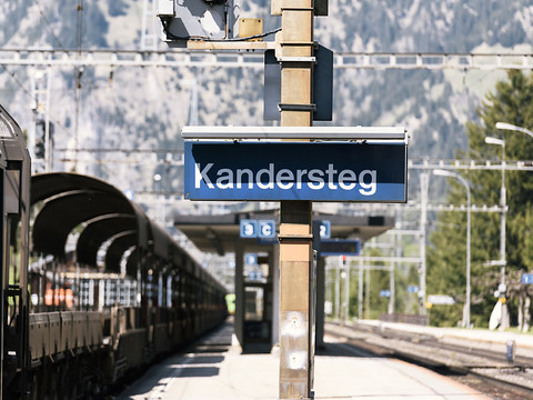 Les trains ne circulent plus dans le tunnel du Lötschberg