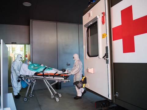 Appel pressant des ministres latins de la santé à la population
