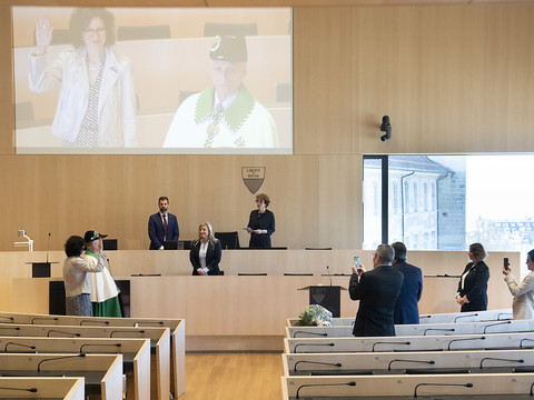 Vaud: la conseillère d'Etat prête serment dans une salle quasi vide