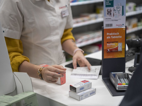 Le Conseil fédéral restreint la remise de certains médicaments