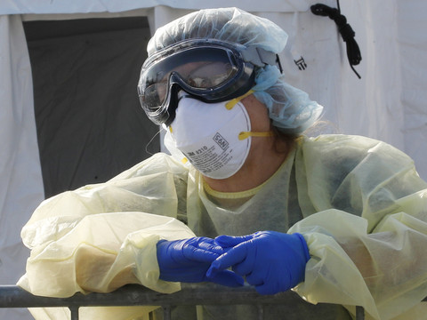 Virus en Italie: un record de près de 800 morts en 24 heures