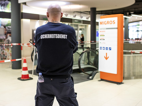 Migros limite l'accès à ses points de vente au Tessin