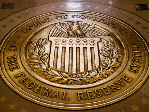 La Fed prend des mesures pour apporter de l'argent aux entreprises