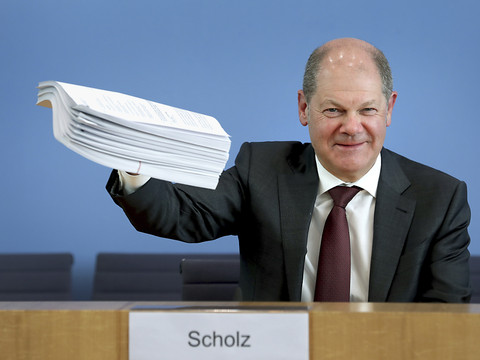 Berlin adopte un plan de sauvetage économique géant