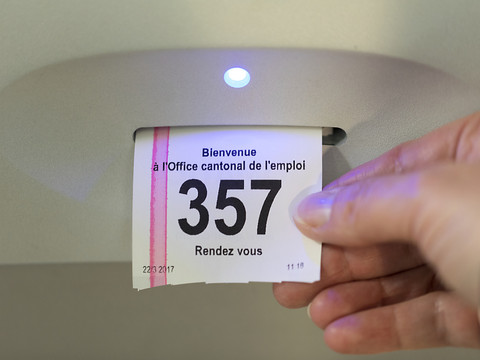 Hausse rapide des demandes de chômage partiel