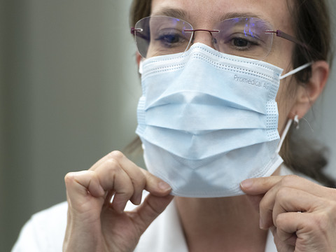 Le Conseil fédéral restreint les exportations de matériel médical