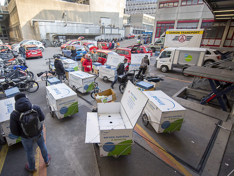 Toujours plus de repas livrés à domicile à Genève