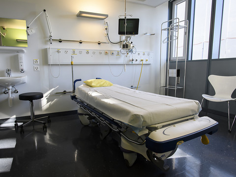 Les hôpitaux suisses manqueront de lits dès jeudi, selon une étude