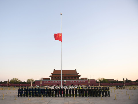 La Chine se fige en hommage aux morts