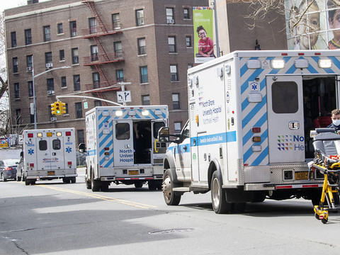 Etats-Unis: 300'000 cas recensés et plus de 8000 morts