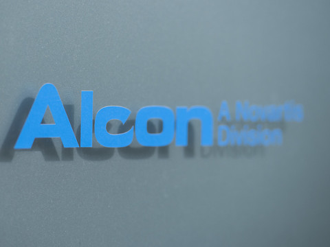 Alcon renonce au dividende 2019 comme aux perspectives 2020