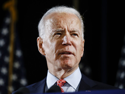 Elizabeth Warren sort de son silence et soutient Joe Biden
