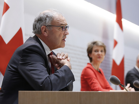 Guy Parmelin n'exclut pas une réouverture prochaine des restaurants