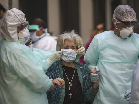 Virus: le bilan frôle les 200'000 morts, le paludisme progresse