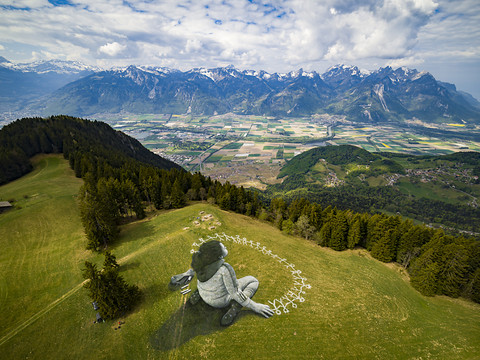 L'artiste Saype évoque l'après-coronavirus à Leysin