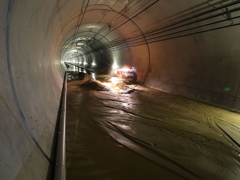 Nouvelles infiltrations d'eau dans le tunnel du Lötschberg