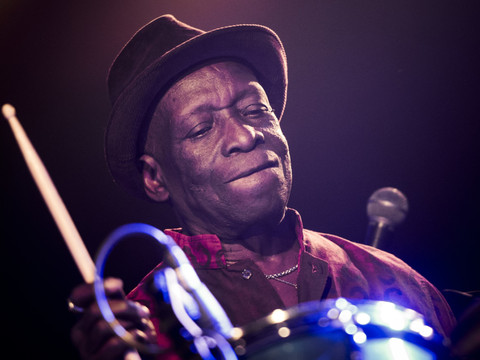 Décès de Tony Allen, batteur légendaire et pionnier de l'afrobeat