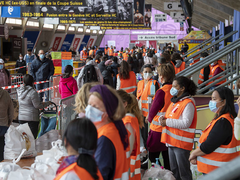 Des heures de patience pour un sac de marchandises de 20 francs