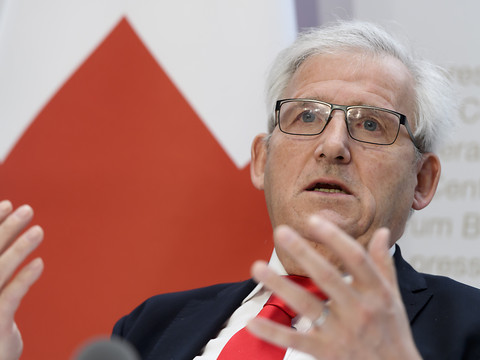 Hans Stöckli critique le micromanagement du Conseil fédéral