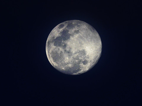 Traces d'activité tectonique sur la Lune