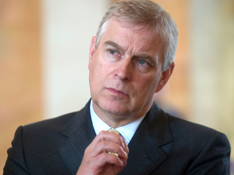 Le prince Andrew mis en poursuite pour un chalet à Verbier