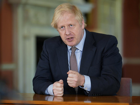 Londres prolonge le confinement, vise une réouverture début juin