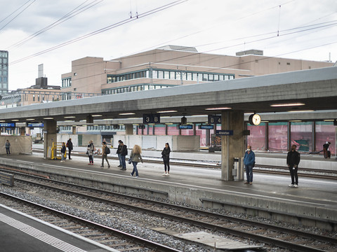 La vie reprend gentiment son cours dans les villes suisses